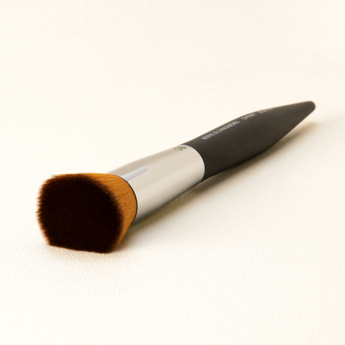 Flat Kabuki Brush OMNIA® BOM-141 – OMNIA Brush