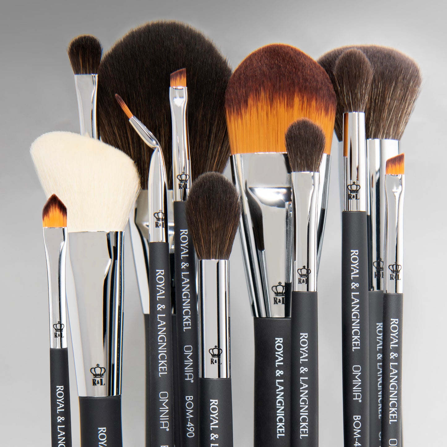 
                    
                      THE MAKEUP ACADEMY 13PC BUNDLE
                    
                  